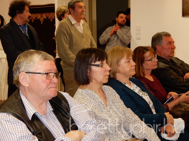 Gyökerek és szárnyak - kiállításmegnyitó 21